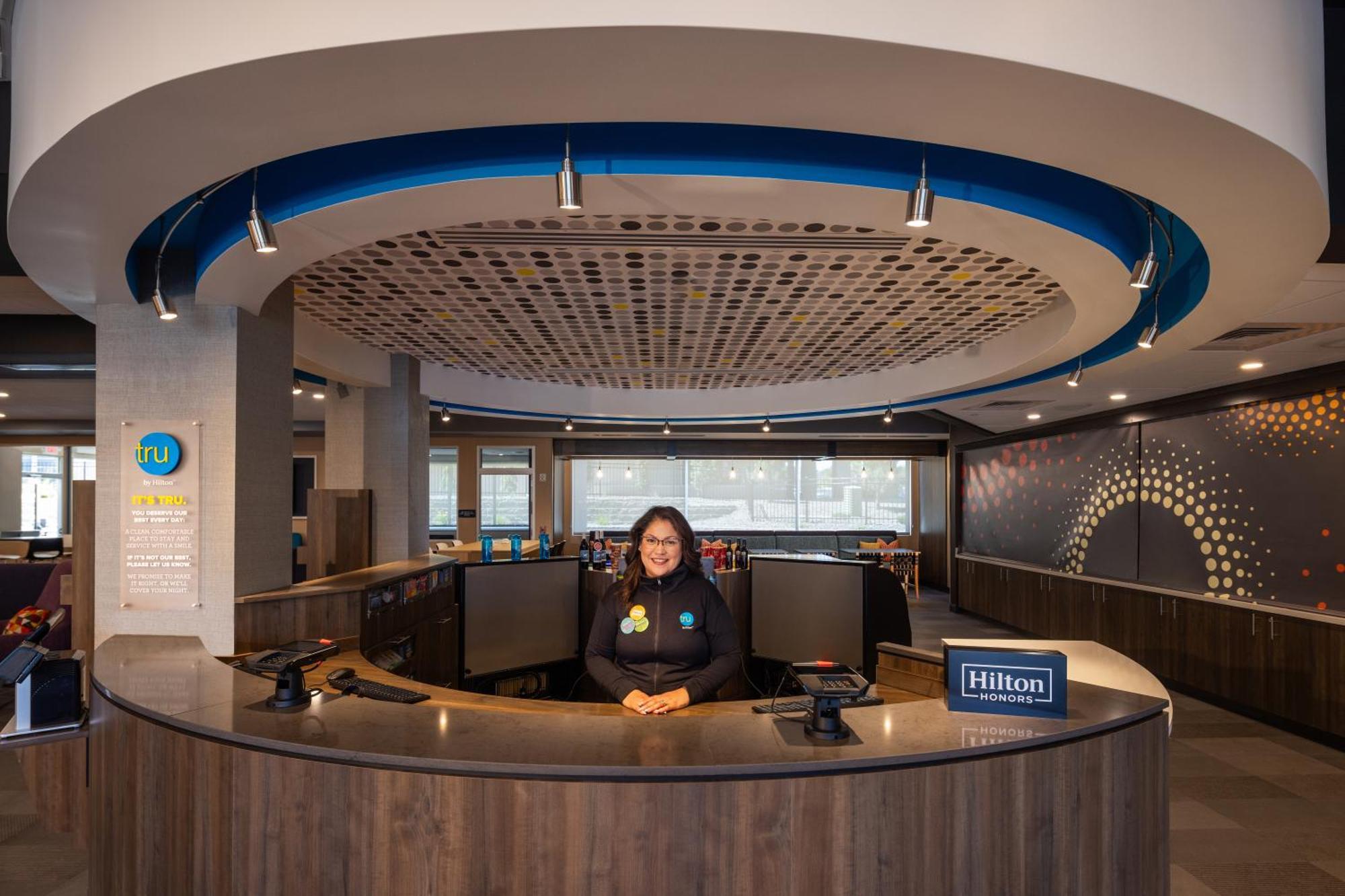 Tru By Hilton Yakima Airport Hotel Exterior photo